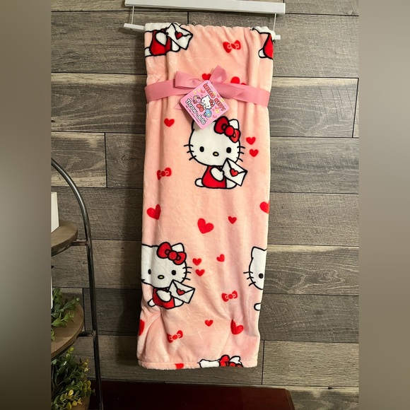 Hello Kitty Other - Hello Kitty Valentines Blanket